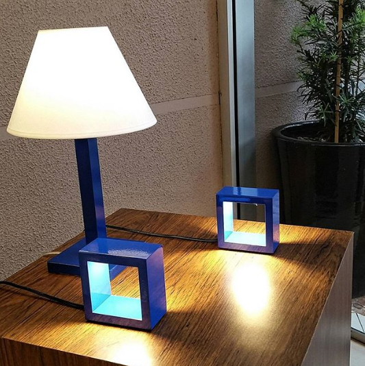 ABAJUR LED AMARE (CUBO)